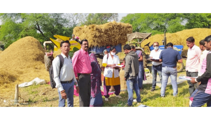 बेमेतरा : कोविड-19 टीकाकरण अंतर्गत हर घर दस्तक अभियान जारी