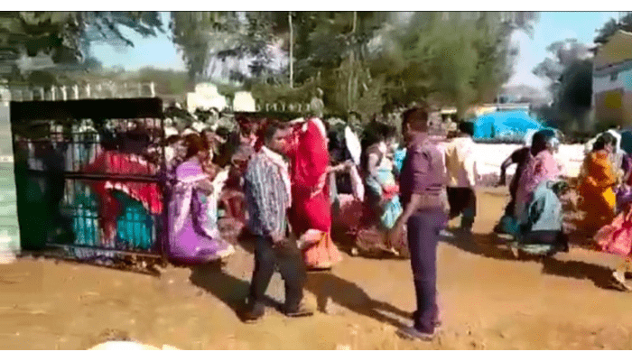 धान के टोकन को लेकर भगदड़ ,15 लोग घायल ,1 दिसम्बर से होनी है ,छत्तीसगढ़ में धान खरीदी छत्तीसगढ़ के बालोद की घटना