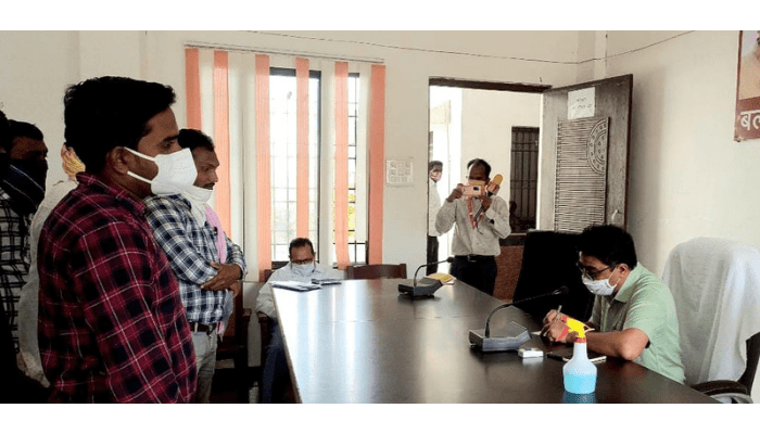 छत्तीसगढ़ : सीमेन्ट कम्पनी पंचायत की एनओसी बगैर कर रहा खनन, कलेक्टर ने दिए कार्रवाई के निर्देश