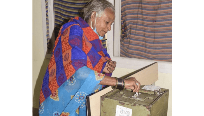 छत्तीसगढ़ : नगरीय निकाय निर्वाचन सम्पन्न, 23 दिसम्बर को होगी मतगणना, कोरोना पॉजिटिव ने ऐसे किया मतदान, पढ़ें पूरी ख़बर