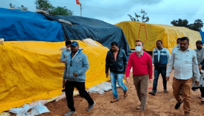 धान के सुरक्षित रख-रखाव हेतु जिला स्तरीय अधिकारियों द्वारा निरीक्षण