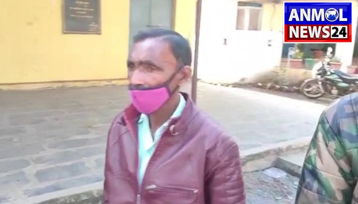 नाबालिग छात्रा के साथ छेड़छाड़ के आरोपी सहायक शिक्षक assistant teacher को किया निलंबित