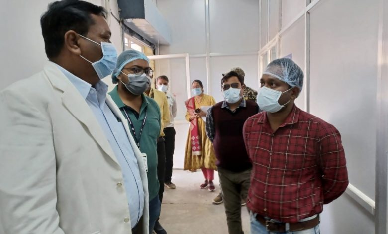 छत्तीसगढ़ : कलेक्टर ने किया नवीन कोविड हॉस्पिटल का निरीक्षण,अब तक 400 से अधिक मरीजों को मिली राहत