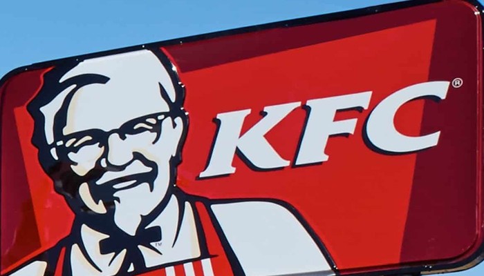 Controversial post of KFC : केएफसी और पिज्जा हट पर भड़का लोगों का गुस्सा