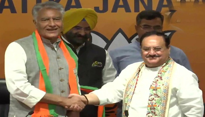 Sunil Jakhar Joins BJP: कांग्रेस छोड़ भाजपा में शामिल हुए सुनील जाखड़