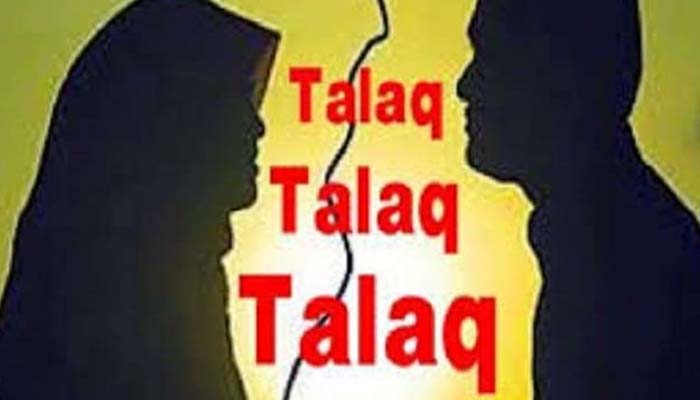 पति का दूसरी महिला से अफेयर, पहली पत्नी को फोन पर दिया तीन तलाक 