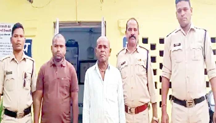 कलयुगी पिता ने कुल्हाड़ी से वार