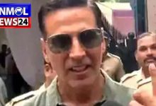 Actor Akshay Kumar shows the indelible ink