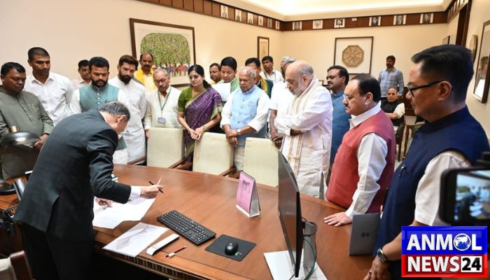 कल पहली बार होगा लोकसभा स्पीकर चुनाव, विपक्ष ने ओम बिड़ला के खिलाफ के. सुरेश को उतारा कल पहली बार होगा लोकसभा स्पीकर चुनाव, विपक्ष ने ओम बिड़ला के खिलाफ के. सुरेश को उतारा