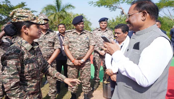 सीआरपीएफ़ बस्तरिया बटालियन की जवान प्रमिका