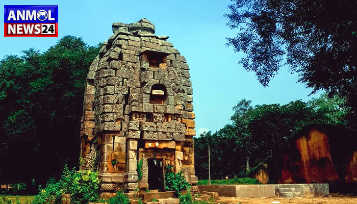 अनोखा घाघरा मंदिर