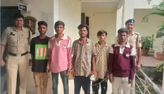 Raipur parking dispute :