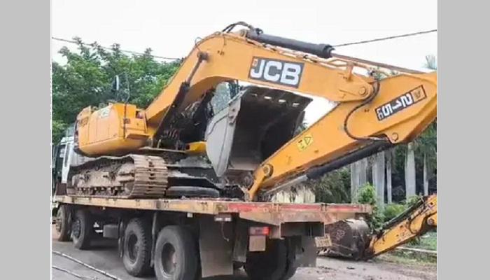 Illegal sand mining CG :