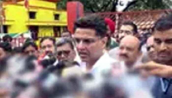 रायपुर पहुंचे सचिन पायलट