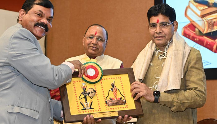 उच्च शिक्षा मंत्री टंक राम वर्मा