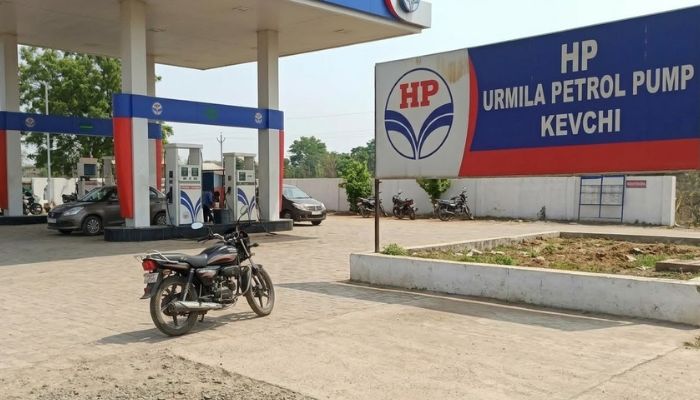 Rigging at Petrol Pumps