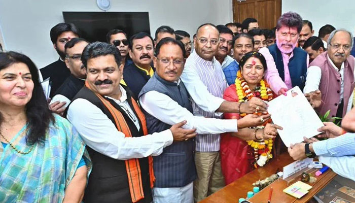 राज्यसभा चुनाव 2026: भाजपा प्रत्याशी लक्ष्मी वर्मा ने भरा नामांकन, सीएम साय बने प्रस्तावक