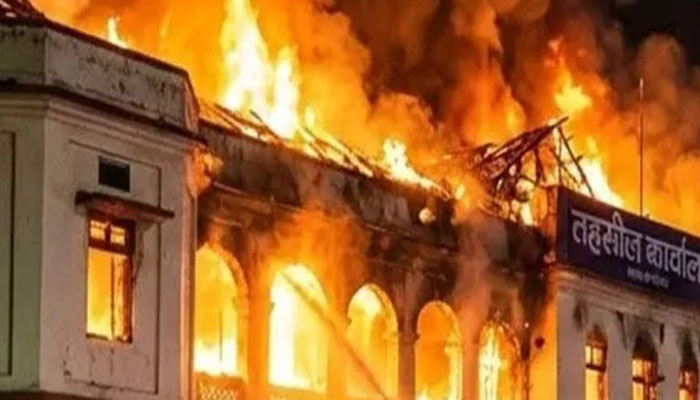 बलौदाबाजार तहसील कार्यालय में भीषण आग, मची अफरा-तफरी