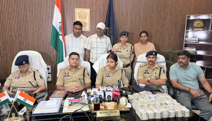 गबन कांड का पर्दाफाश, 7 गिरफ्तार