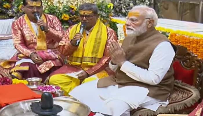 सोमनाथ मंदिर में प्रधानमंत्री मोदी की महापूजा